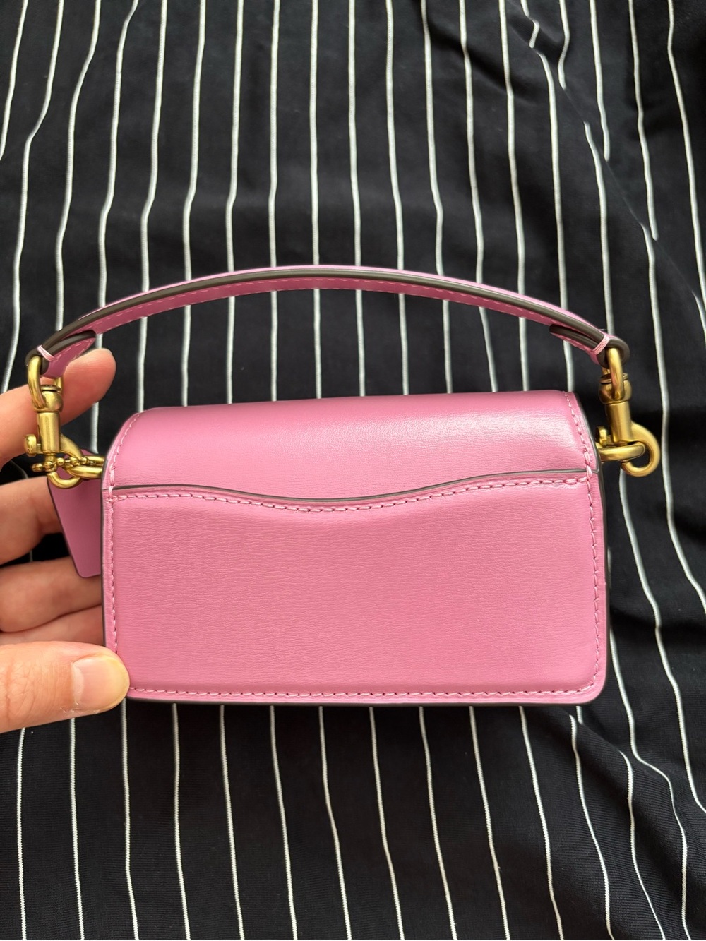 ❌❌SOLD❌❌Coach Tabby 12 in Fuchsia Pink - Picture 6 of 11